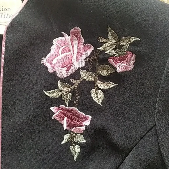 Unique Embroidered Rose Blazer - Picture 5 of 16